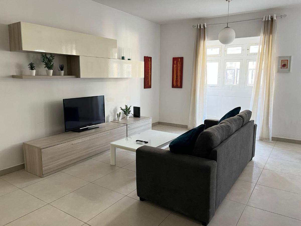 Superb 3br Close To Seafront Lägenhet Gzira