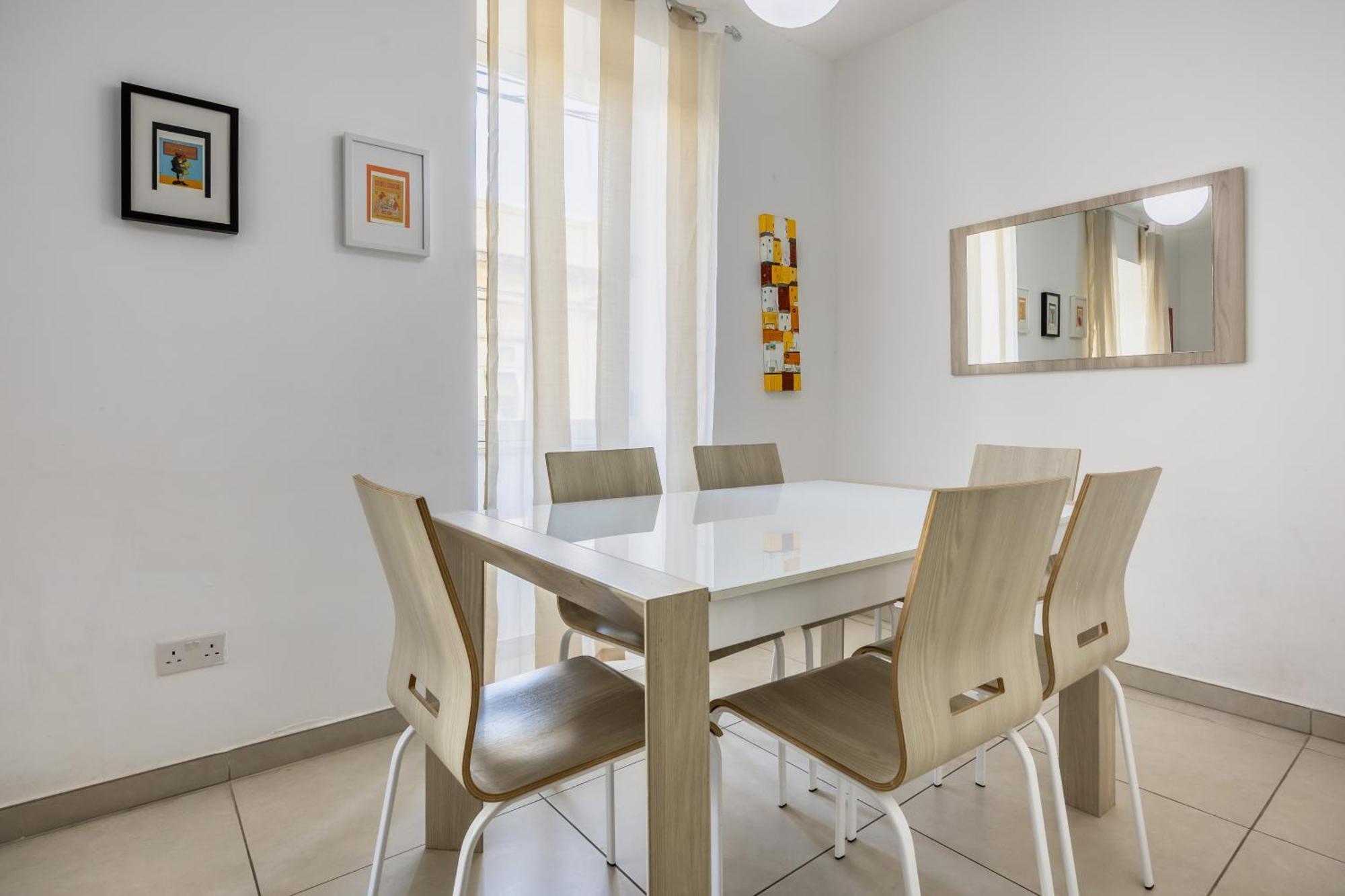 Superb 3br Close To Seafront * Gzira