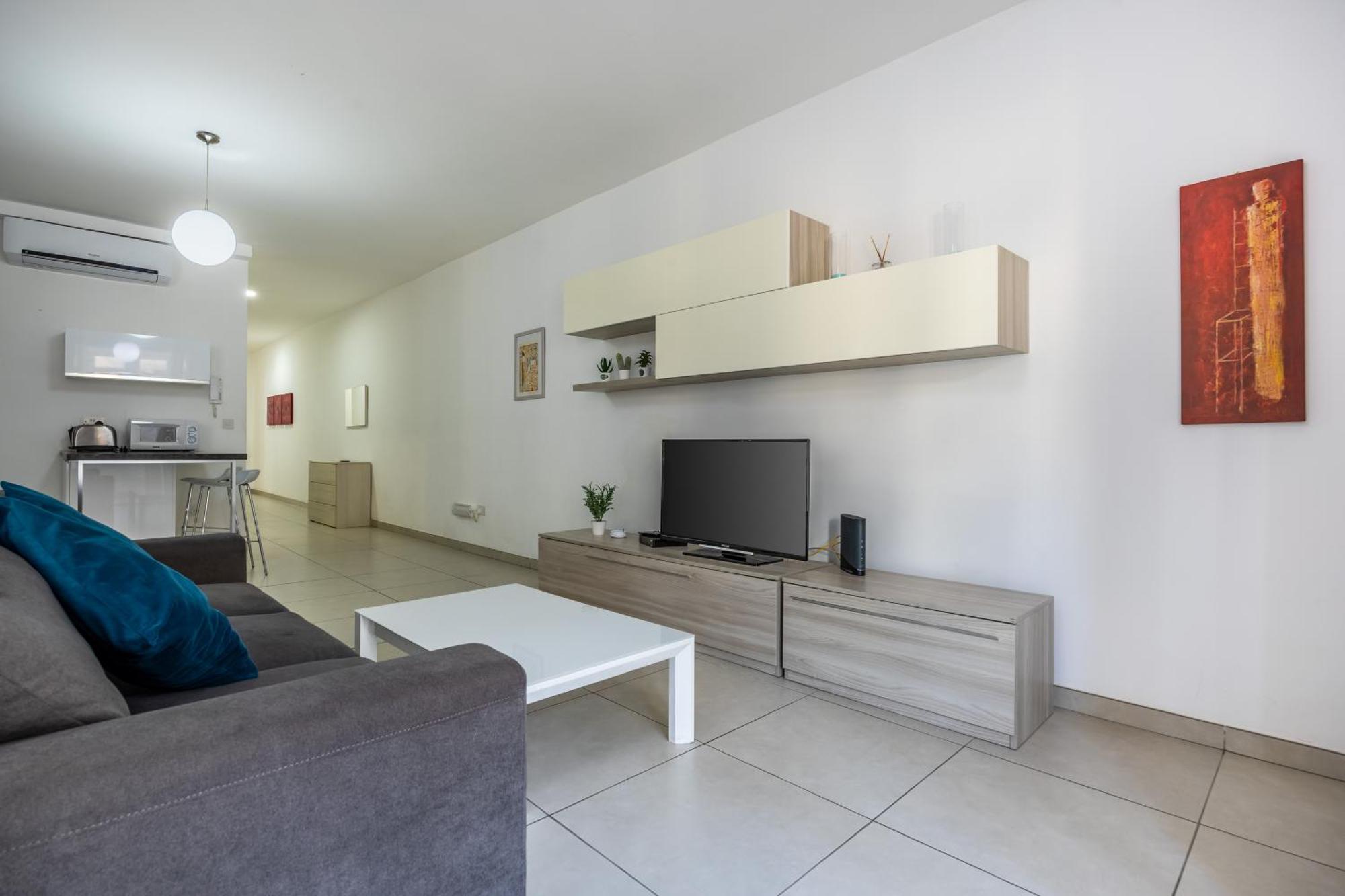 Superb 3br Close To Seafront *