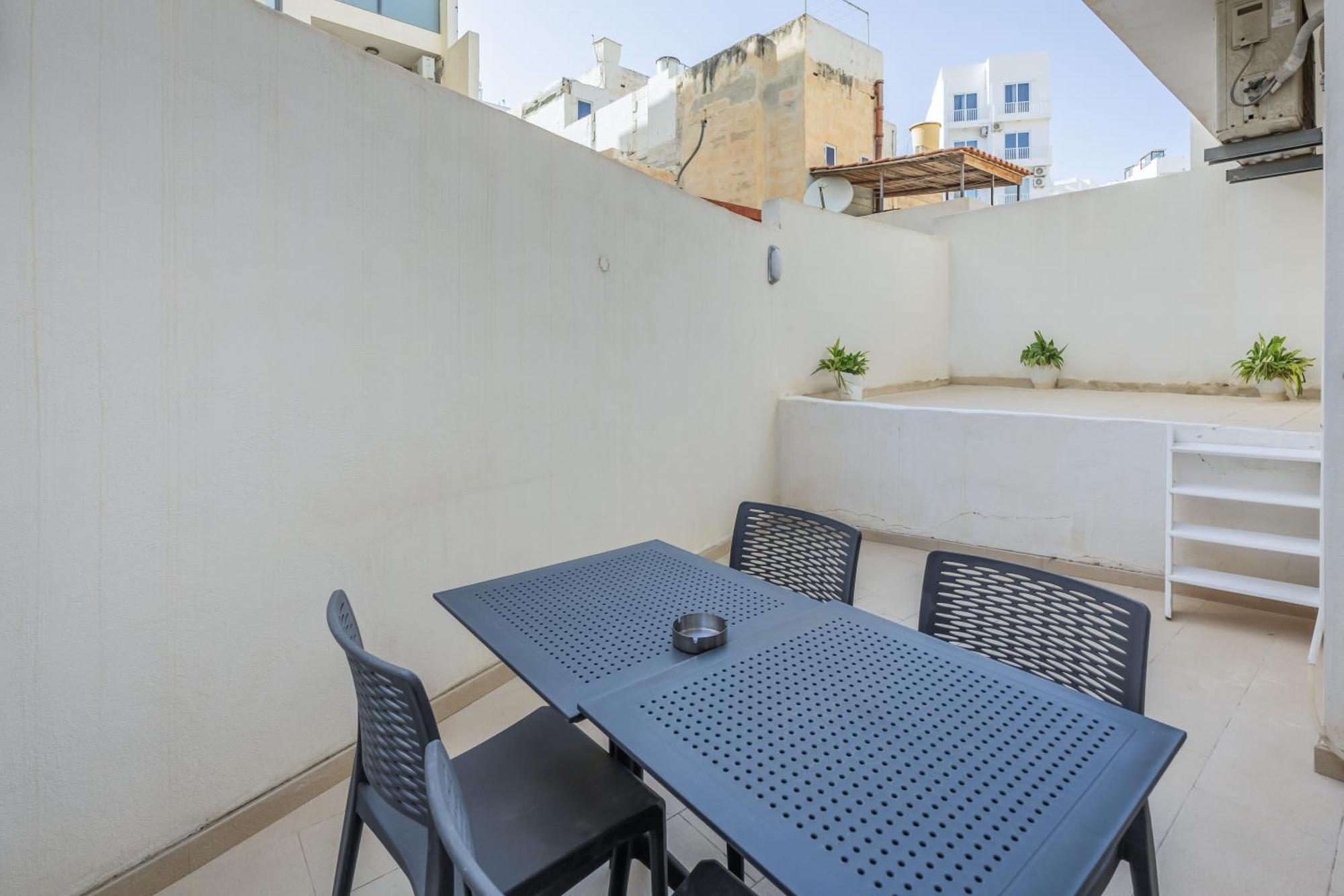 Superb 3br Close To Seafront