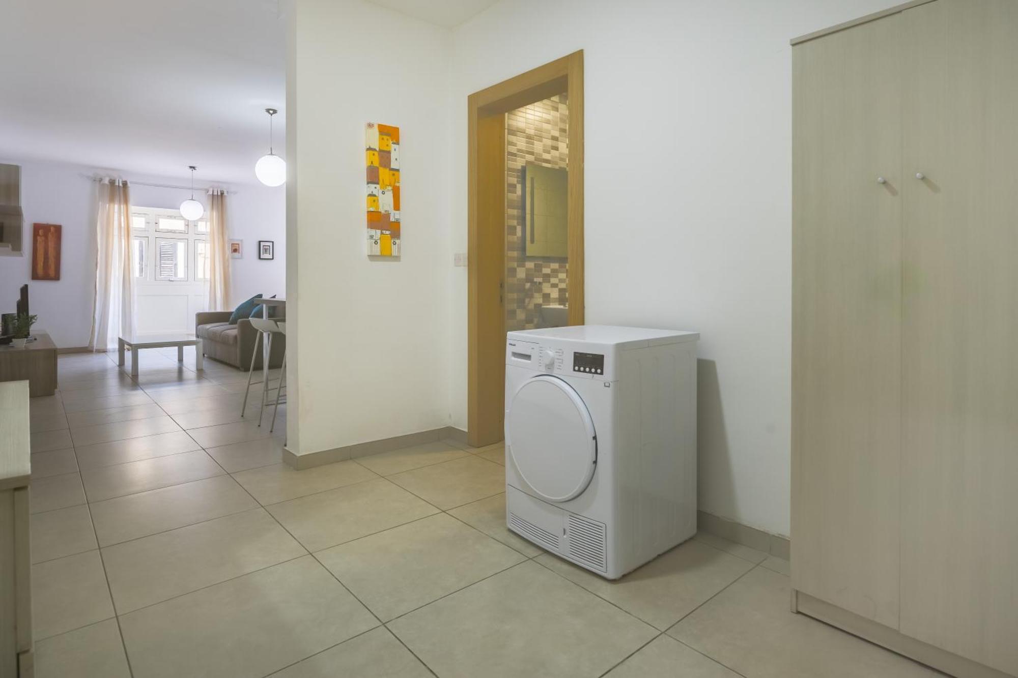 Superb 3br Close To Seafront *