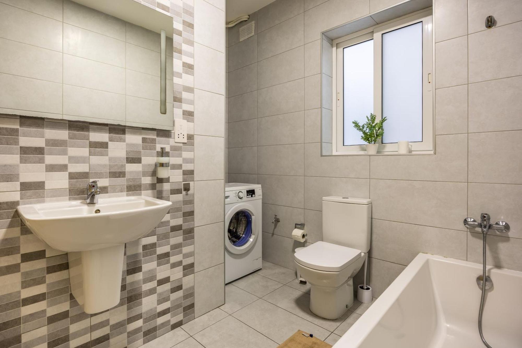 Superb 3br Close To Seafront * Gzira